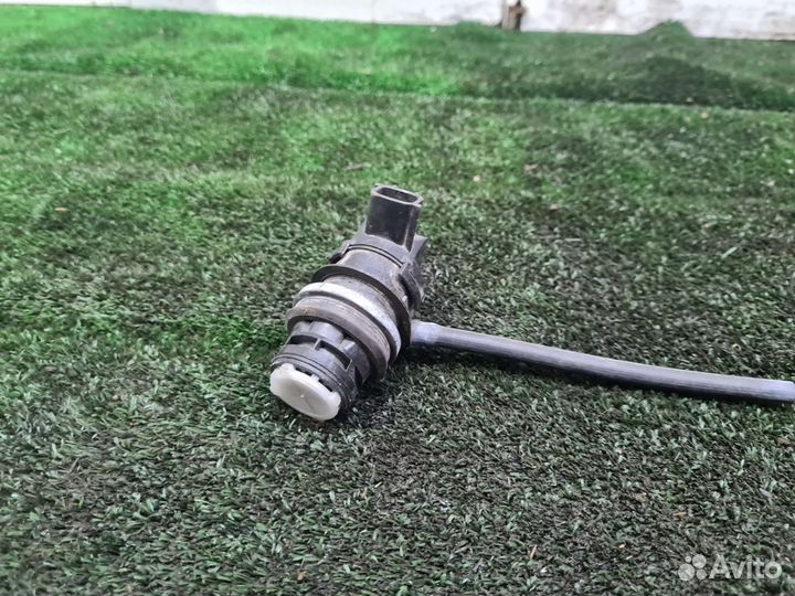 Насос моторчик омывателя лобового стекла Toyota