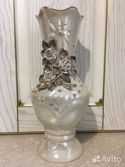 Шикарная перламутровая ваза