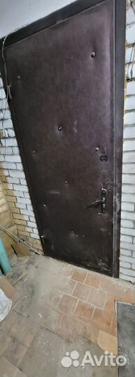 Дверь входная металлическая левая бу