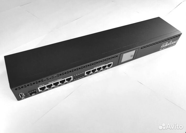 MikroTik RB3011UiAS-RM