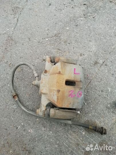 Супорт передний левый Nissan X-Trail t32