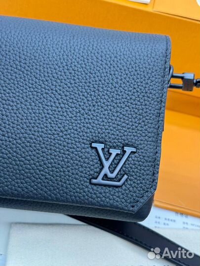 Бумажник женский Louis Vuitton с плечевым ремнем