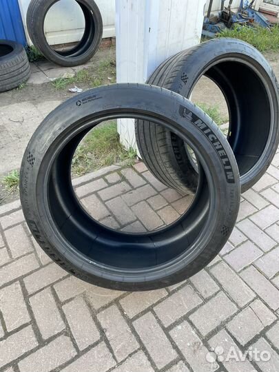 Michelin Pilot Sport 4 325/35 R22