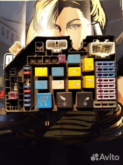 Блок предохранителей Hyundui Tiburon