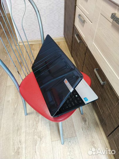 Шикарный Ноутбук на SSD