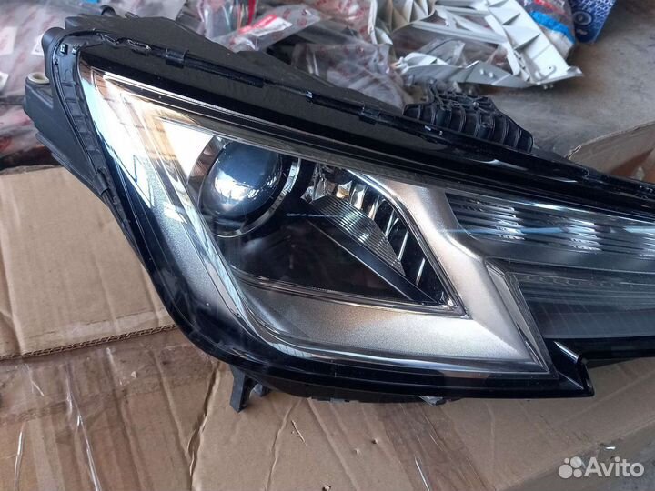 Фара передняя правая Audi A4 B9