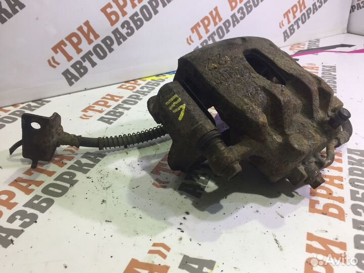 Суппорт передний Лев. Хендай Солярис 2015г 1.6л