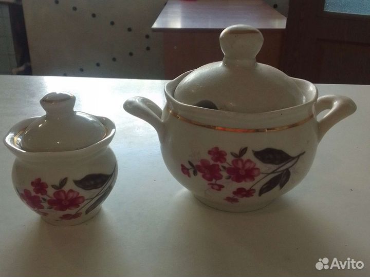 Сахарница и солонка