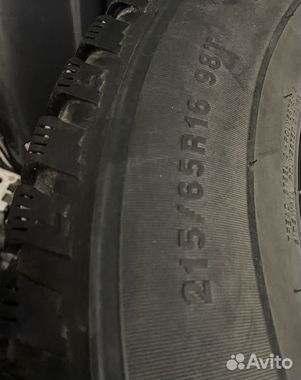 Kumho I'Zen KW22 215/65 R16 98T