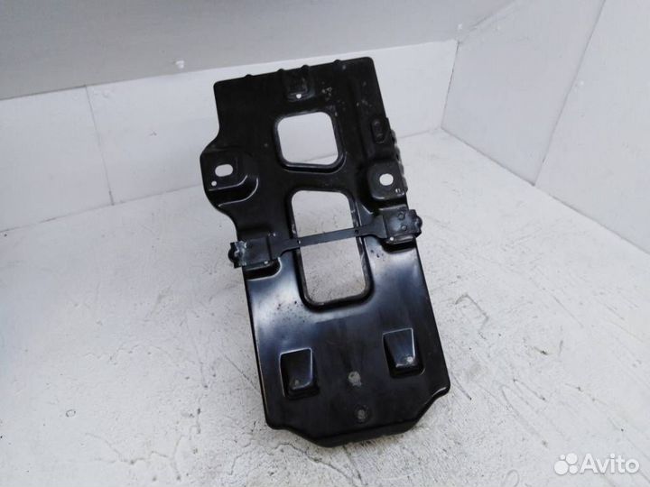 Кронштейн аккумулятора A2216201218