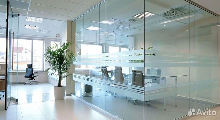 Раздвижные стеклянные перегородки