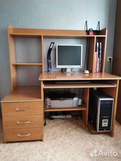 Компьютерный стол