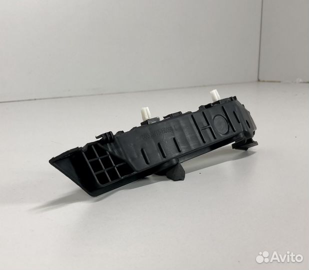 Кронштейн переднего бампера левый Kia Rio 4 FB 201