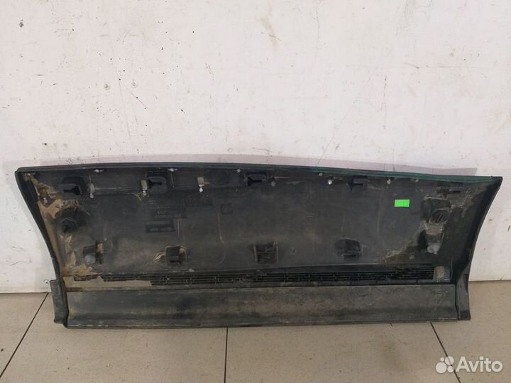 Накладка двери задней правой