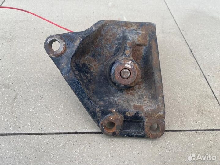 Кронштейн двигателя левый Hyundai Solaris