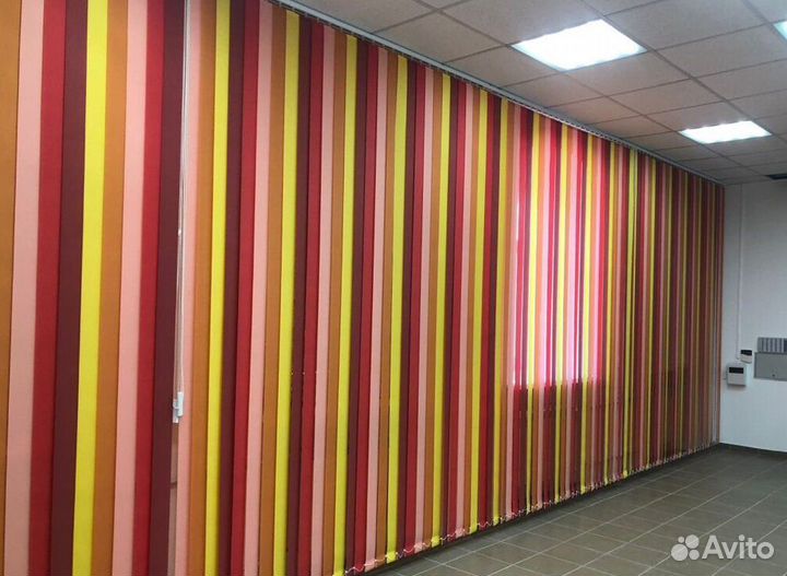 Рулонные шторы блэкаут в коробе B9099