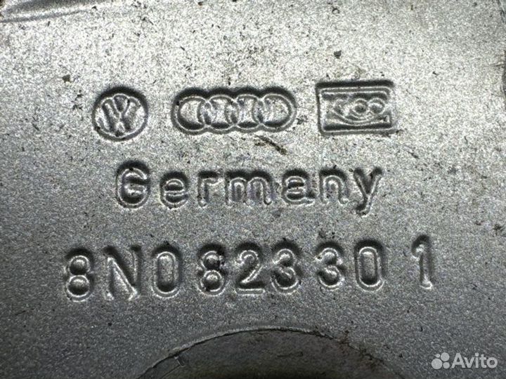 Петля капота Audi Tt 8N AUQ 2003