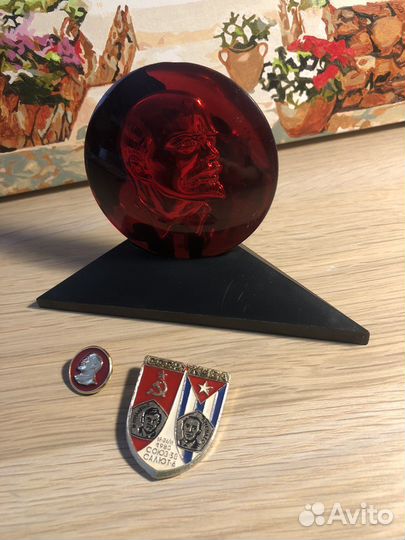 Портрет Ленина, значки