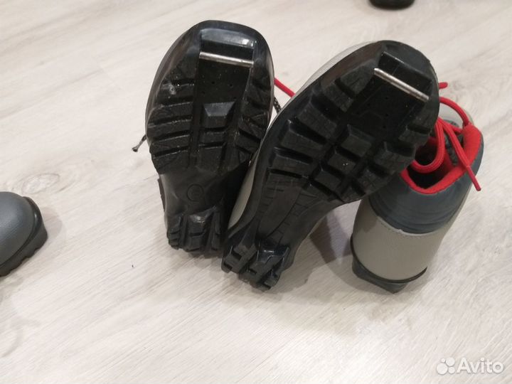 Лыжные ботинки 32 и 34 размер