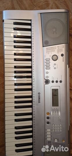 Синтезатор yamaha PSR-E303 с актив клавиатурой