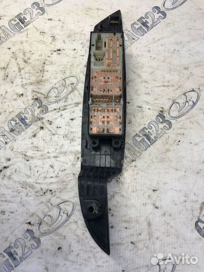 Блок управления стеклоподъемниками Nissan Murano