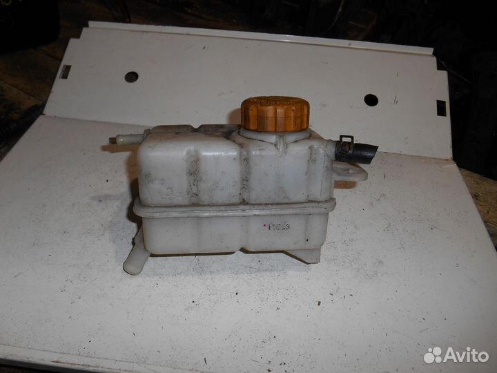 Расширительный бачок с крышкой Chevrolet Aveo T250