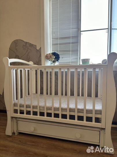 Детская кроватка