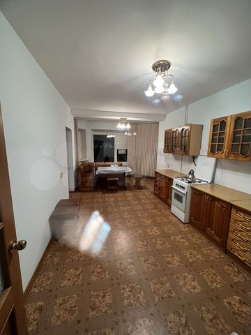 2-к. квартира, 100 м², 6/10 эт.