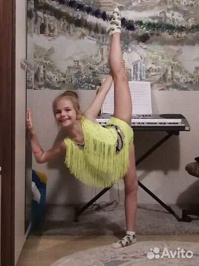 Купальник лайм, с бахромой