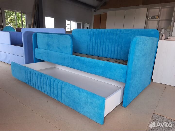 Детский диван-кровать с ящиком для белья