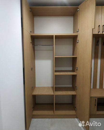 Прихожая по индивидуальным проектам под потолок