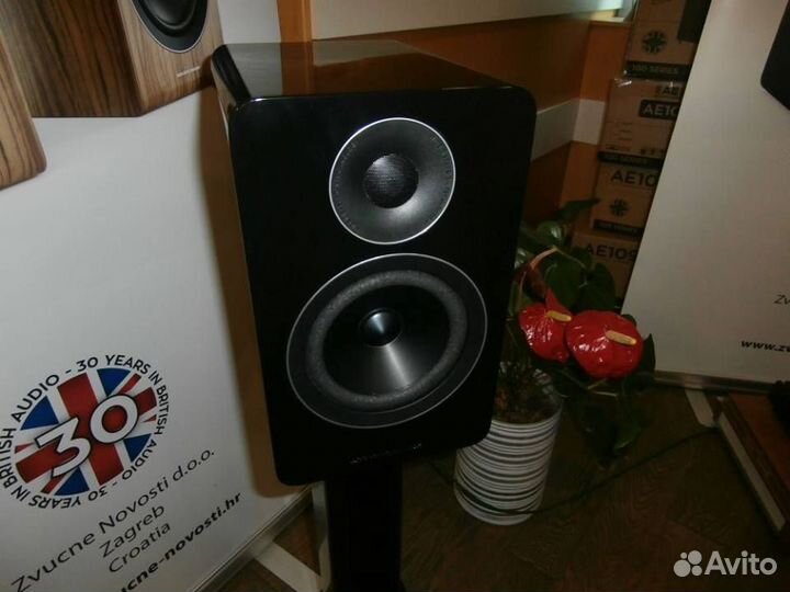 Полочная акустика Acoustic Energy AE1 Active Piano