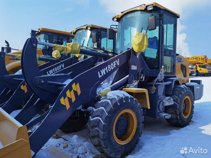 Фронтальный погрузчик XCMG LW180K, 2023