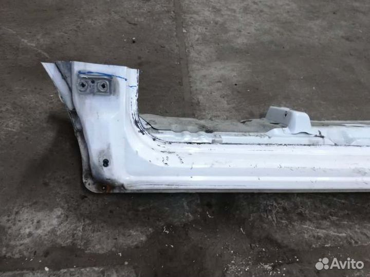 Порог левый Toyota Tundra UCK40 2UZ-FE 1999