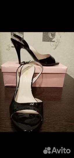 Босоножки женские