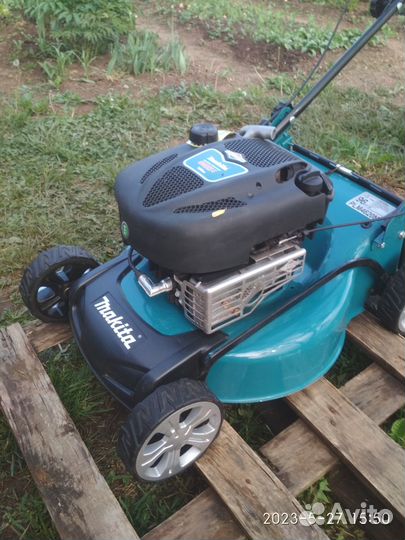 Газонокосилка бензиновая Makita PLM4620N б\у