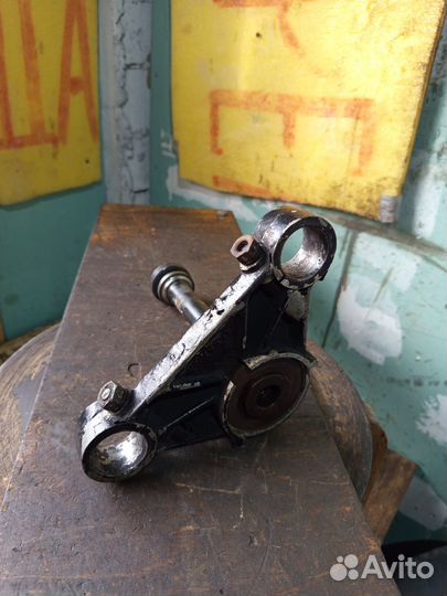 Нижняя траверса мотоцикла Панония