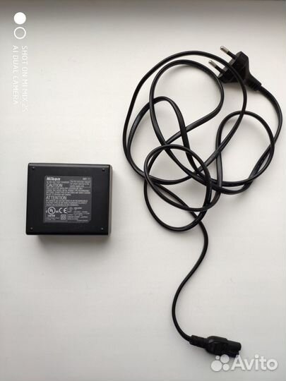 Зарядное устройство Nikon MH-71