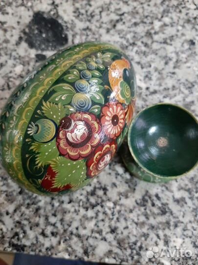 Яйцо деревянное на подставке