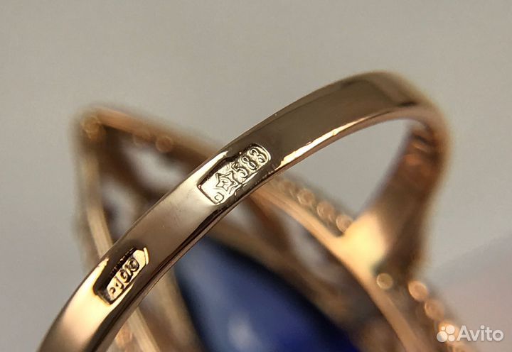 Золотое кольцо с корундом 