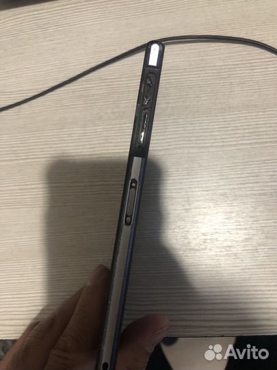 Продам телефон