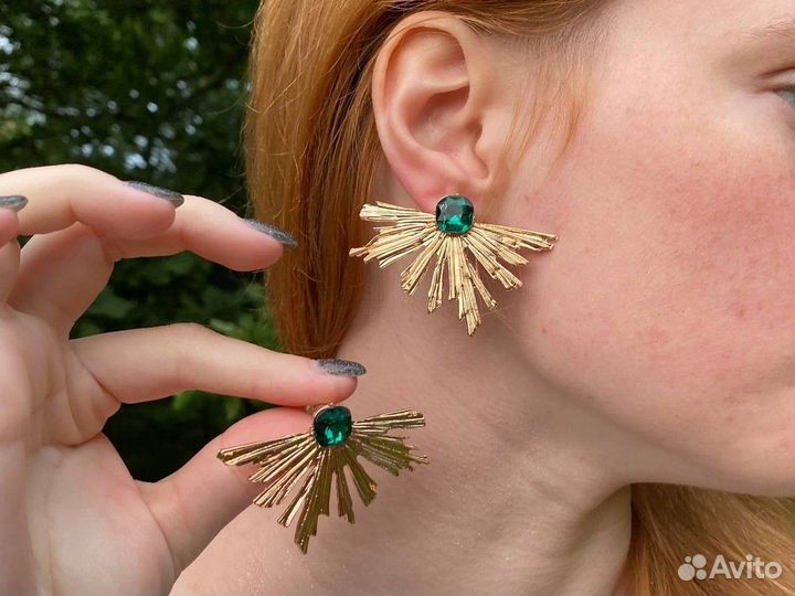 Новые серьги с зелёным камнем