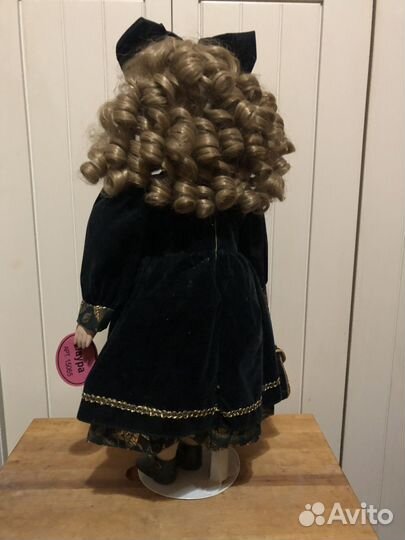 Кукла фарфоровая коллекционная