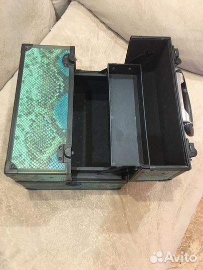 Чемодан для косметики