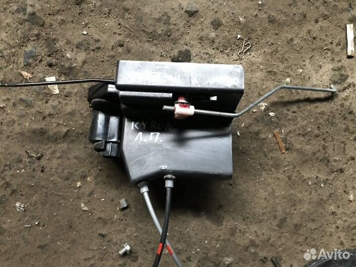 Замок двери передней левой Kyron SsangYong
