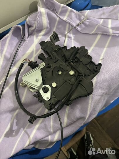 Замок левой электро двери фольксваген т5