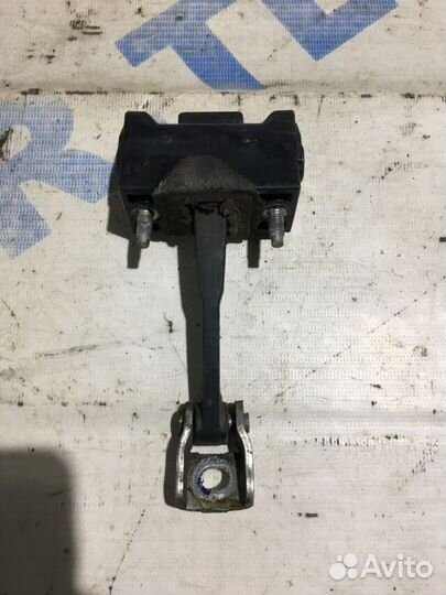 Ограничитель двери LADA vesta 2017 1.6 мт седан