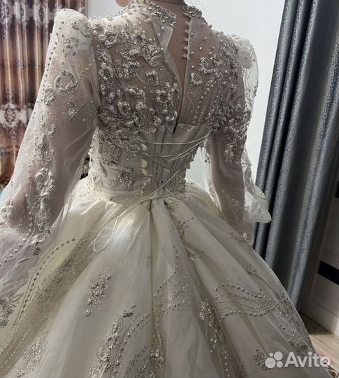 Свадебное платье и фата