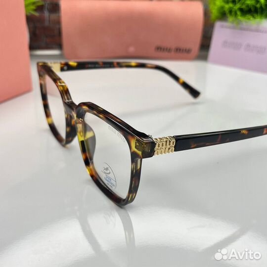 Солнцезащитные очки