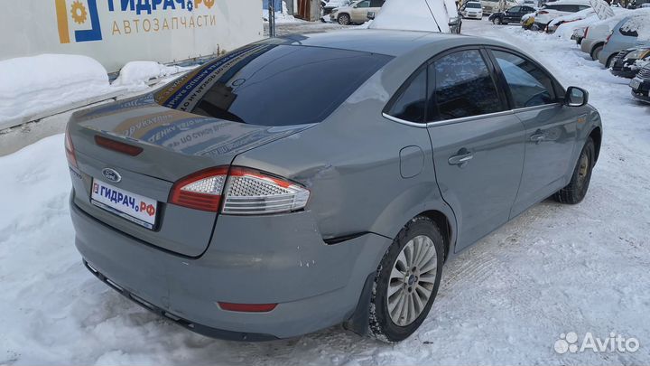 Накладка стекла переднего левого Ford Mondeo 4 (BD